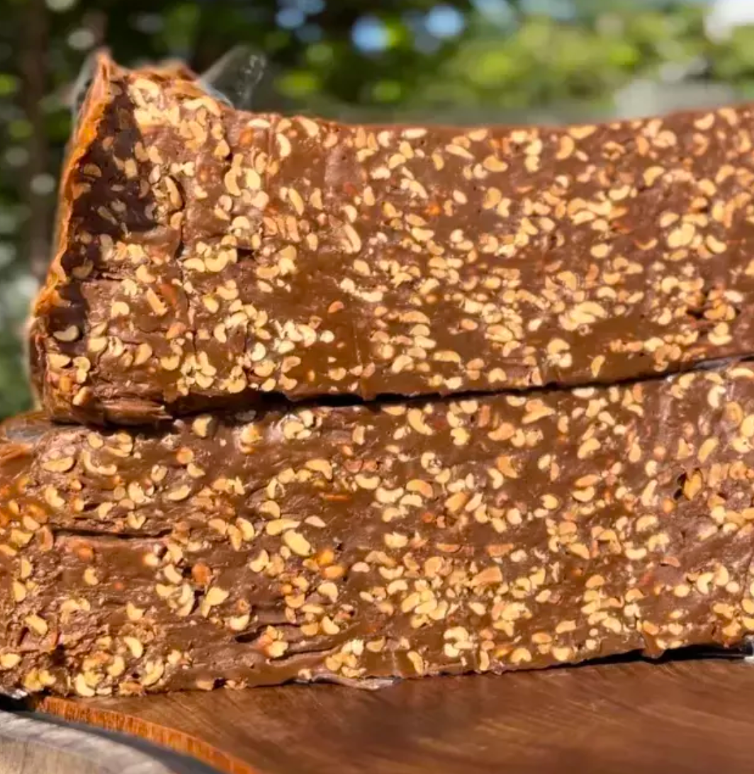 Pingo de Leite com Amendoim